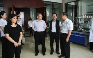 廢棄物資源化國家工程研究中心、昆明理工大學(xué)孫可偉教授,棄物資源化國家工程研究中心常務(wù)副主任、昆明理工大學(xué)教授李如燕博士蒞臨指導(dǎo)